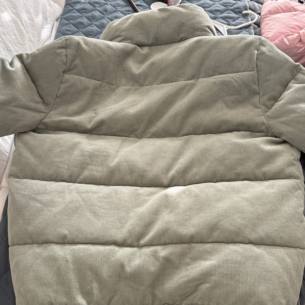 Levi’s puffer corduroy coat - Picture 6 of 6